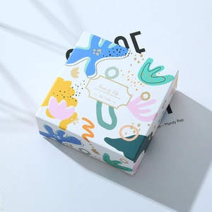 Artistic geometric gift box for scented tin candle 80g 2.83oz by East of Life