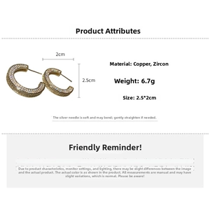 Detail view of C-hoop earrings with cubic zirconia, size 2.5x2cm and 6.7g weight