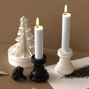 Zwart-witte schaakstuk kaarshouders met matte afwerking voor modern interieurdecor