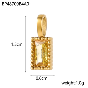 Détail du pendentif rectangulaire doré avec zircon jaune et dimensions techniques