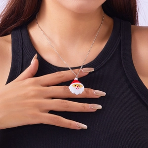 Weihnachtshalskette mit Weihnachtsmann-Anhänger an einer silbernen Metallkette für Damen