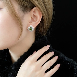 Silver needle clover stud earrings with green gemstone and sparkling zircons