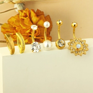 Set of 6 gold stainless steel belly rings with zircon, pearls and daisy charms