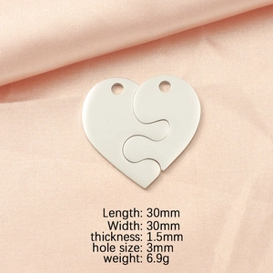 Detailed size parameters of 30mm mirror-polished stainless steel heart puzzle pendant