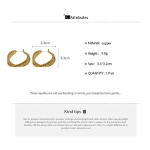 Detailed size and weight specs for the golden triple-layer twisted geometric hoop earrings