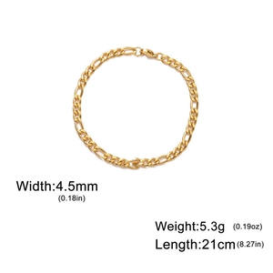 Detail of 4.5mm golden Figaro chain bracelet with specifications on 21cm length and weight