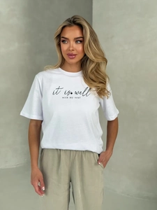 Λευκό βαμβακερό t-shirt με τύπωμα 'it is well with my soul' και λαδί παντελόνι