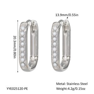 Detailed size chart for U-shaped stainless steel earrings with inlaid pearls and measurements