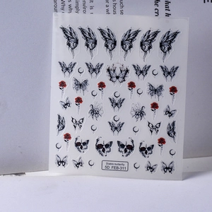 Detaillierter 5D-Relief-Nagelaufkleber mit dunklen Gothic-Schmetterlingen und Rosen