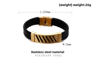 Detailansicht von geflochtenem Lederarmband mit goldener Edelstahl-Ausschnittplatte