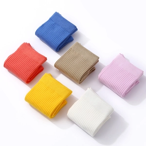 Set di calze a metà polpaccio in cotone a coste in blu, rosso, kaki, rosa, giallo e bianco