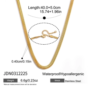 Details zur 4mm goldenen Schlangenkette aus wasserfestem Edelstahl mit Maßen und Gewicht