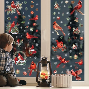Weihnachtliche Fensterbilder mit Kardinalvögeln und Schnee für festliche Glasdekoration