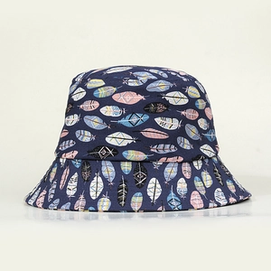 Chapeau de soleil bleu marine pour enfants avec imprimés plumes et large bord protecteur