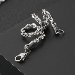 Bracciale a catena ritorta in acciaio inossidabile argento con chiusura a moschettone