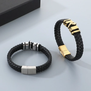 Bracciale da uomo in pelle intrecciata con chiusura magnetica in acciaio oro e argento