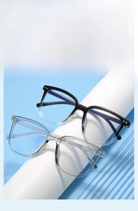 Détail des lunettes anti-lumière bleue dégradé noir en métal et plastique PC