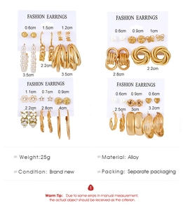 Detailweergave van de 6-delige gouden oorbellen set met parels en geometrie