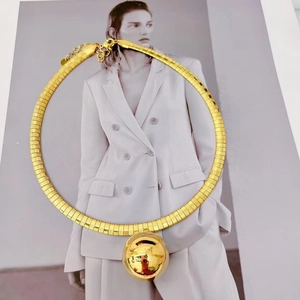 Fashion gold collar necklace with large round ball pendant and bold chain links