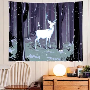 Détail d'une tapisserie de Noël avec renne blanc et illustration de forêt enneigée