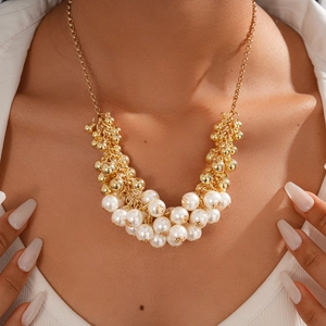 Baroque Vintage Imitation Artificial Pearl Cluster Pendant Necklace Geometric Gold Tone Iron Chain Elegant Jewelry For Women