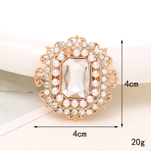 Vintage 4cm gold brooch with large gemstone and pearl accents, 20g weight for DIY decoration