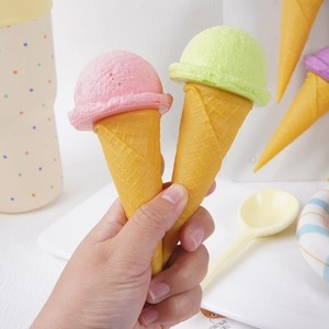Realistische PU-Eistüten in Pastellfarben für die Dekoration, handtellergroßes Spielzeug