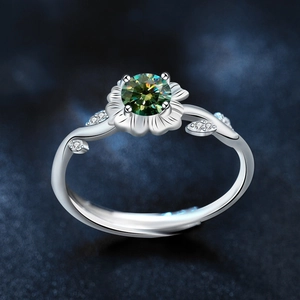Vintage 925 silver sunflower ring featuring emerald green moissanite and leaf accents