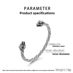 Détail du bracelet tête de loup en acier inoxydable torsadé avec diamètre intérieur de 65mm