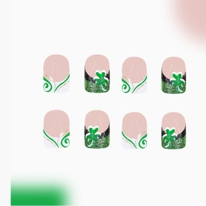 24 faux ongles St. Patrick avec motifs de trèfle vert et finition à paillettes dorées