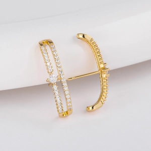 Boucles d'oreilles double couche dorées avec micro-zircons et pierre carrée centrale
