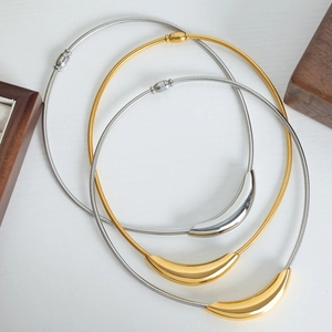 Minimalist curved arc pendant snake chain necklaces in gold and silver finish with magnetic clasp