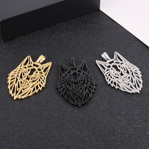 Colliers avec pendentif tête de loup en acier inoxydable, couleurs or, noir et argent