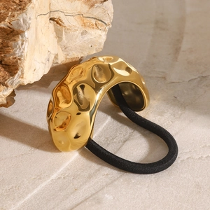 Luxe 18k gold plated stainless steel hammered C-shape charm on black elastic hair tie