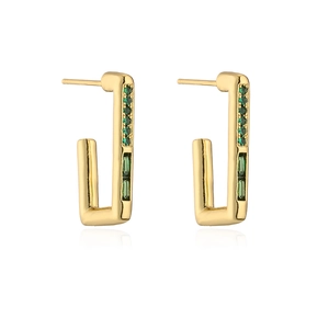 Detail of 18K gold-plated geometric earrings featuring emerald green cubic zirconia