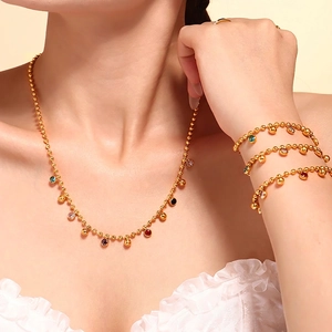 Parure de Bijoux Exquise en Acier Titane pour Femme Plaqué Or 18K Ensemble Collier Et Bracelet en Perles de Verre Colorées