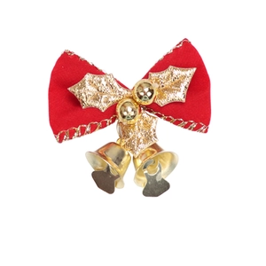 Rote Stoffschleife mit goldenen Glocken für Weihnachtsgeschenke und Puppendekoration