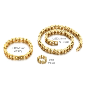 Macro view of gold hip-hop bike chain set with necklace, bracelet and ring dimensions