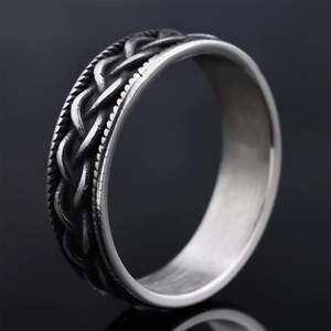 Unisex Vintage-Ring aus Edelstahl mit keltischem Flechtmuster und oxidiertem Silber-Finish