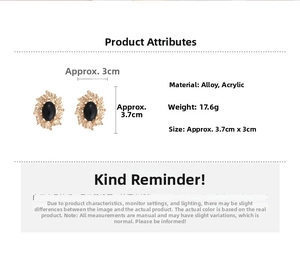 Detail showing dimensions and black acrylic stone of retro oval leaf stud earrings