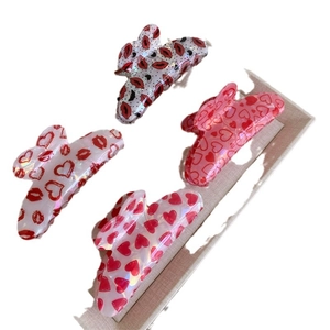 Medium PVC hair claws with red heart and lip prints for Valentine's hair styling