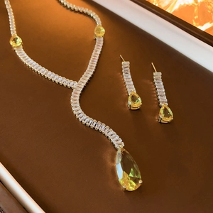 Collier Boucles D'Oreilles Zircon Goutte D'Eau Cuivre Plaqué Or Jaune Taille Poire Zircone Cubique Bijoux
