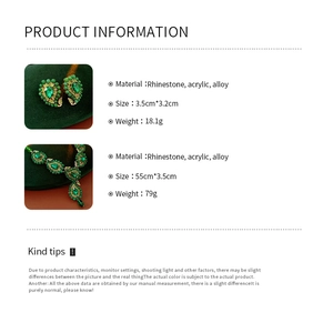 Detaillierte Größen und Materialangaben für das grüne Vintage-Schmuckset mit Strass