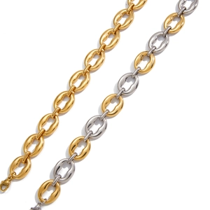 Detail of gold and silver mixed color chain with high-quality lobster clasp buckle