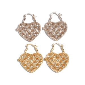 Minimalist hollow heart-shaped earrings with braided texture in gold and silver finish