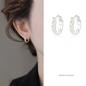 S925 Sterling Silver Daisy Hoop Earrings 3D Flower Ear Buckle Two Tone Fresh Forest Style Floral Jewelry For Women
