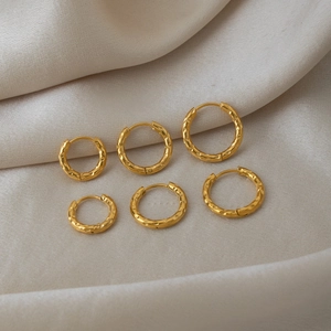 Minimalist Hammered Hoop Earrings Stainless Steel 18K Gold Plated Waterproof Hypoallergenic Simple Chic Jewelry Women
