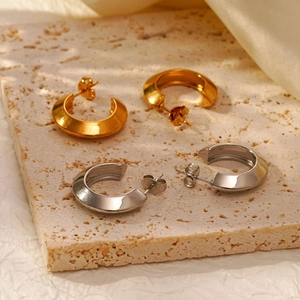 Boucles D'oreilles Créoles En Forme De C Vintage Français Acier Inoxydable Plaqué Or 18K Poli Géométrique Pour Femmes