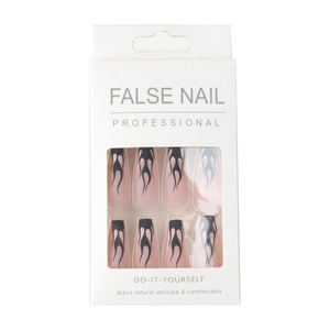 Unghie finte ballerina lunghe opache con motivi a fiamma nera su base rosa nude