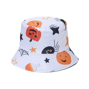 Bob d'Halloween blanc avec motifs citrouille et toile d'araignée au style urbain
